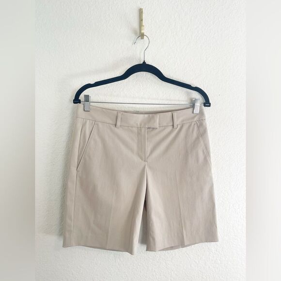 Theory Bermuda Chino Short Beige Size 4 NWT - Picture 1 of 5